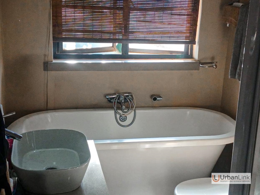 3 Bedroom Property for Sale in Safari Gardens North West